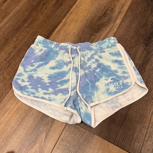 Hollister Pants - Blue tie dye Hollister shorts